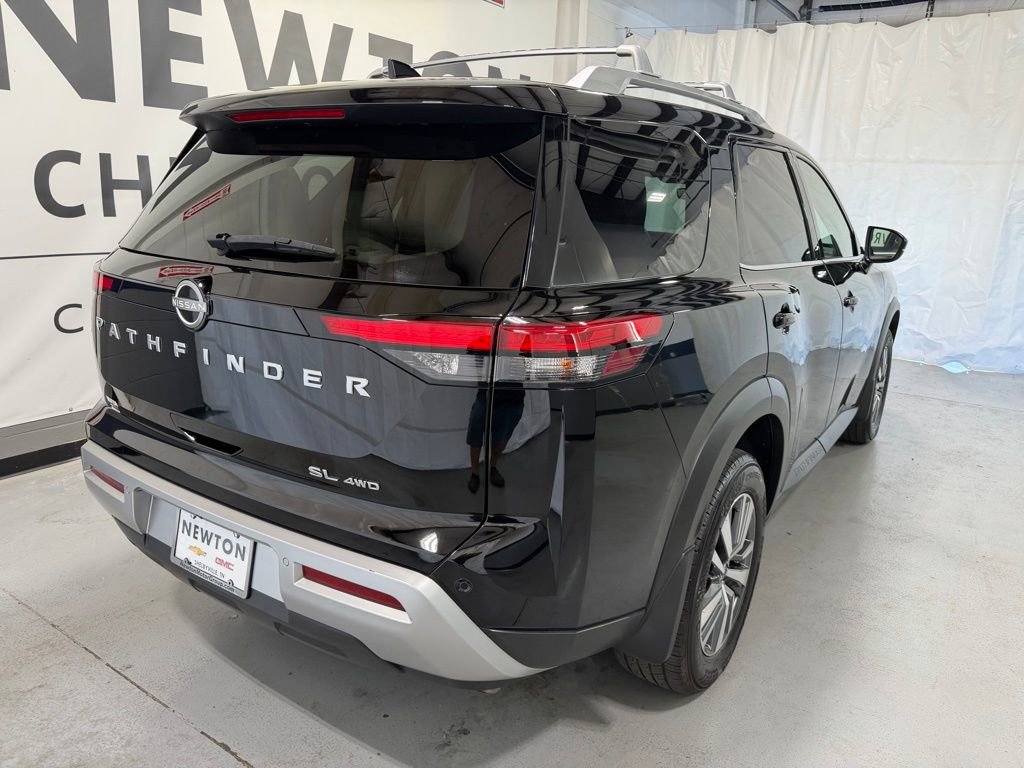 Used 2025 Nissan Pathfinder SL AWD/4WD image 32