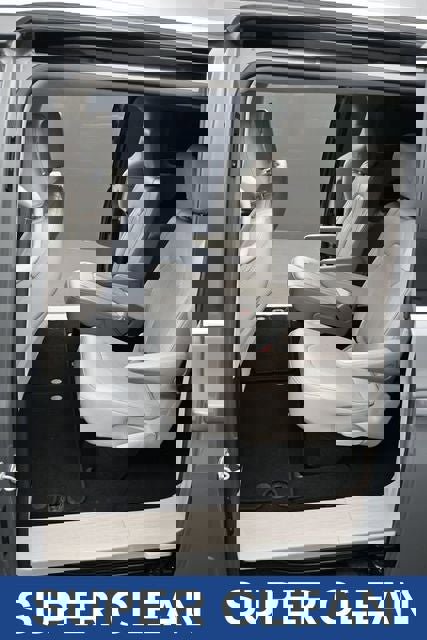 Used 2021 Chrysler Pacifica Touring-L image 17