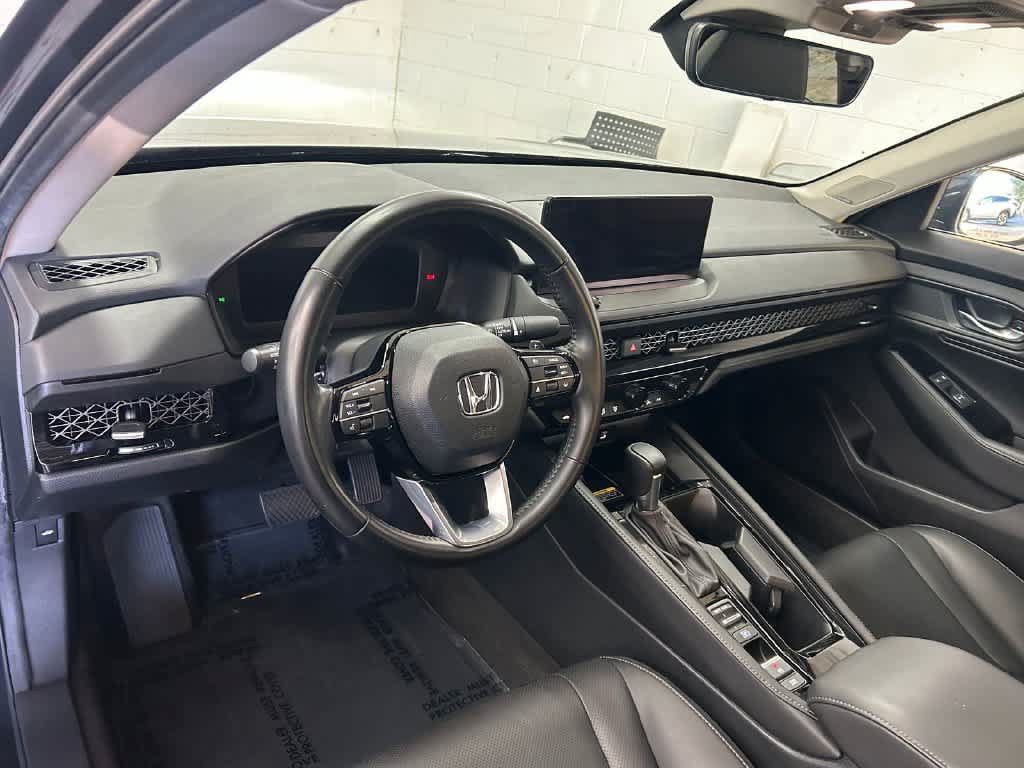 Used 2024 Honda Accord Touring image 2
