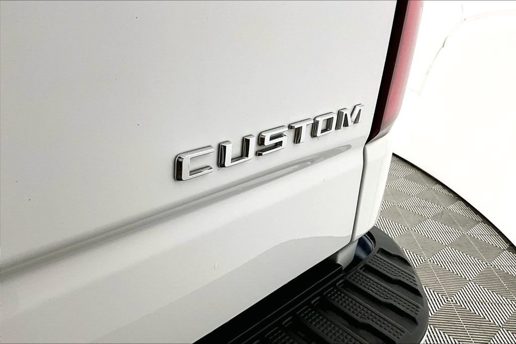 Used 2021 Chevrolet Silverado 1500 Custom image 14