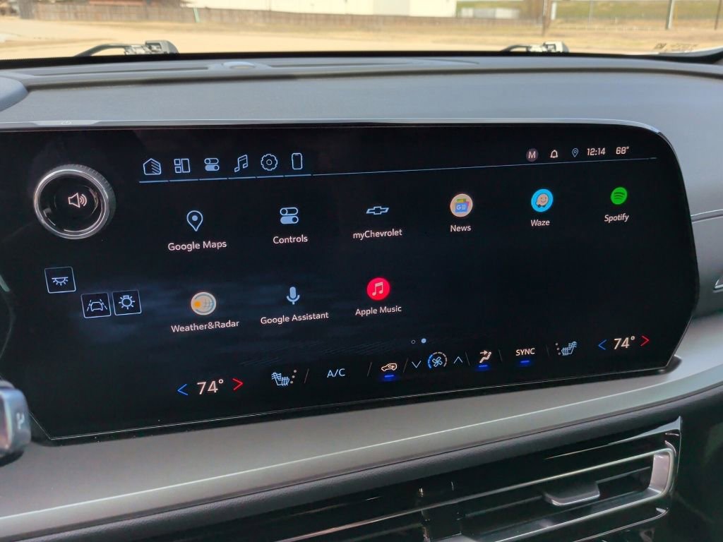 Used 2025 Chevrolet Traverse LT w/ Driver Confidence Package image 26