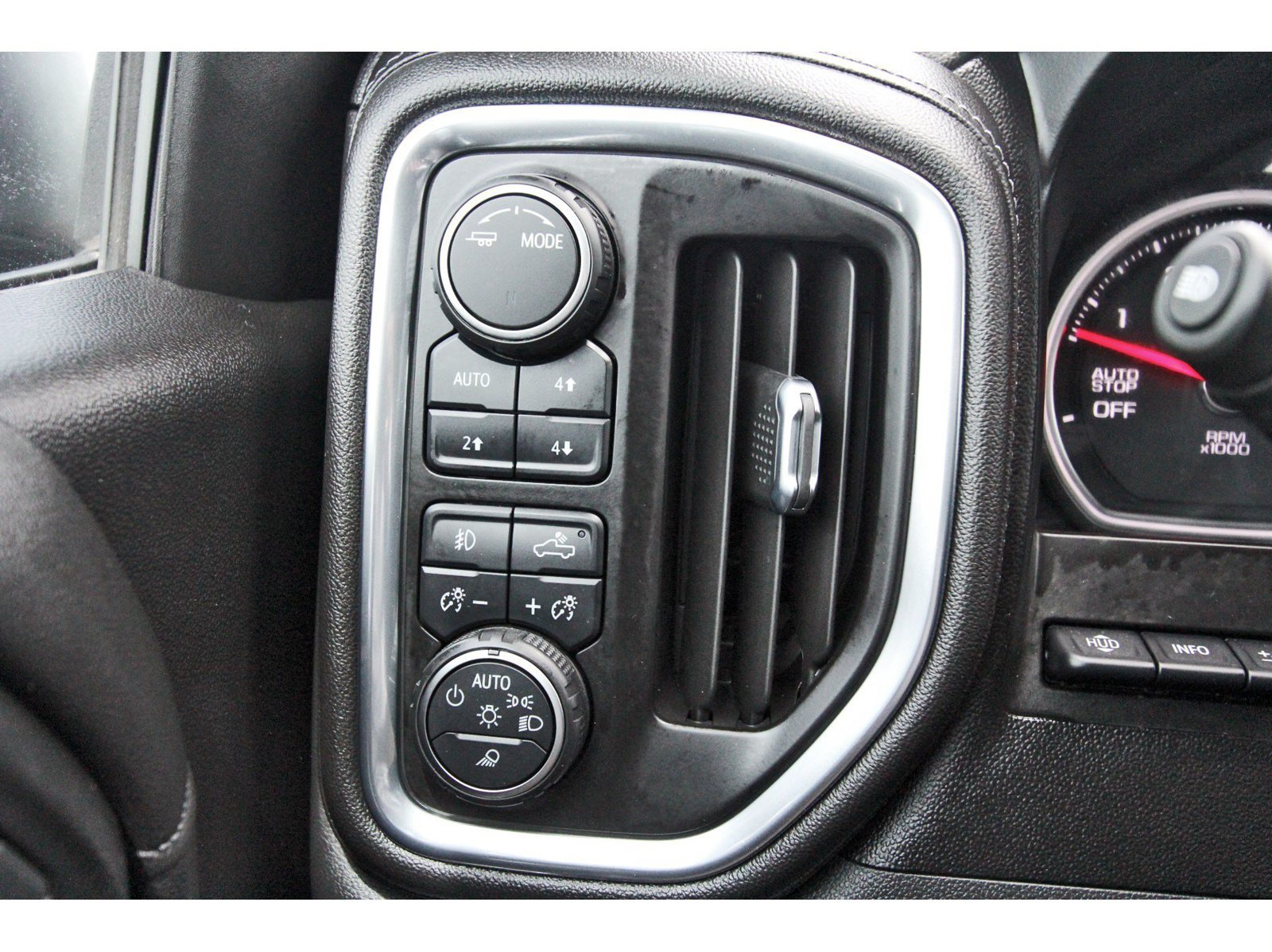 Used 2021 Chevrolet Silverado 1500 LTZ w/ LTZ Premium Texas Edition AWD/4WD image 18