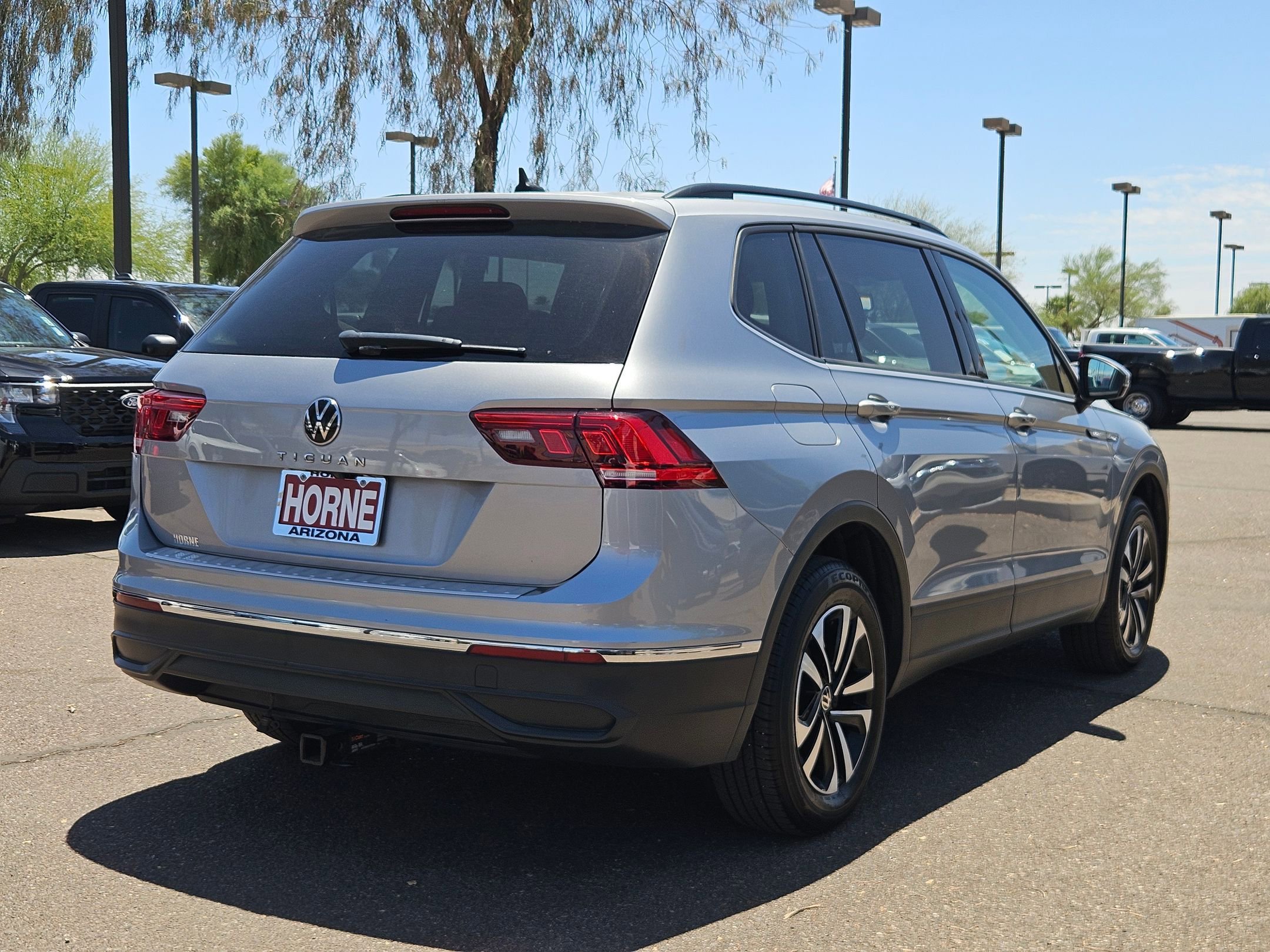 Used 2022 Volkswagen Tiguan S FWD image 5