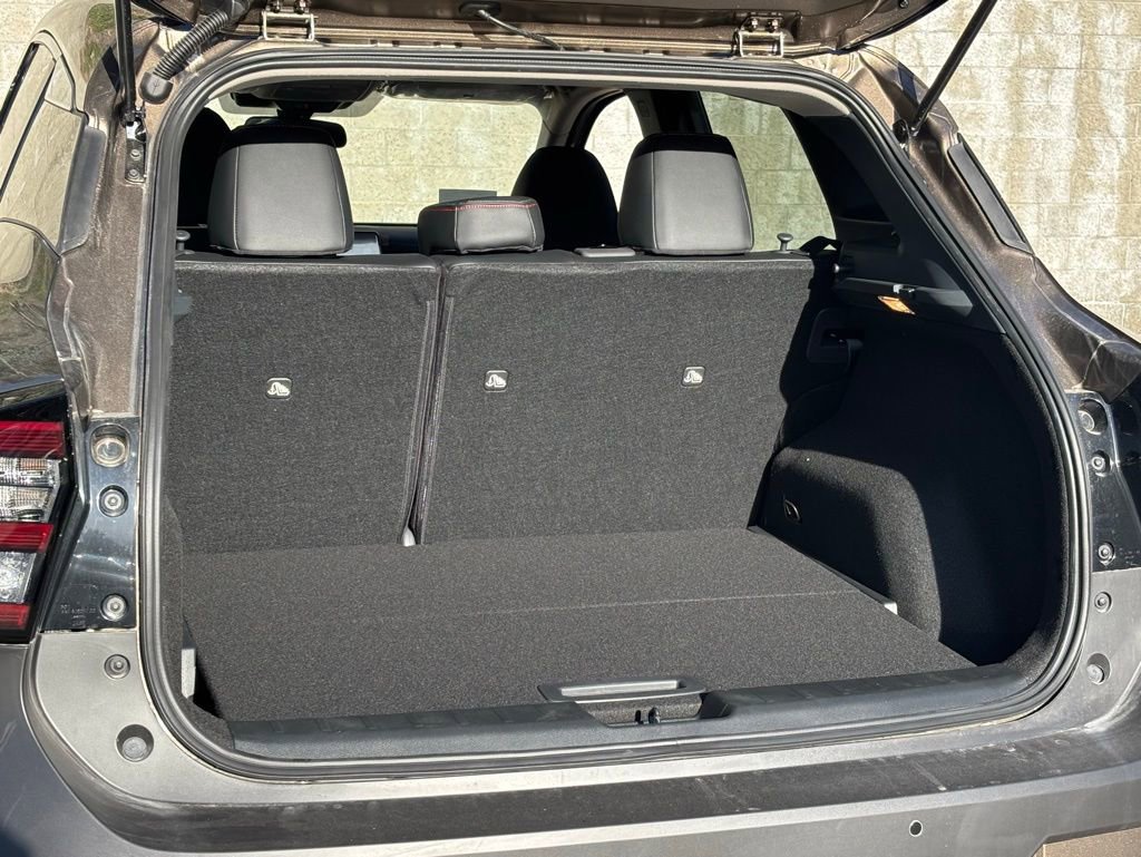 New 2026 Nissan Kicks SR FWD image 21