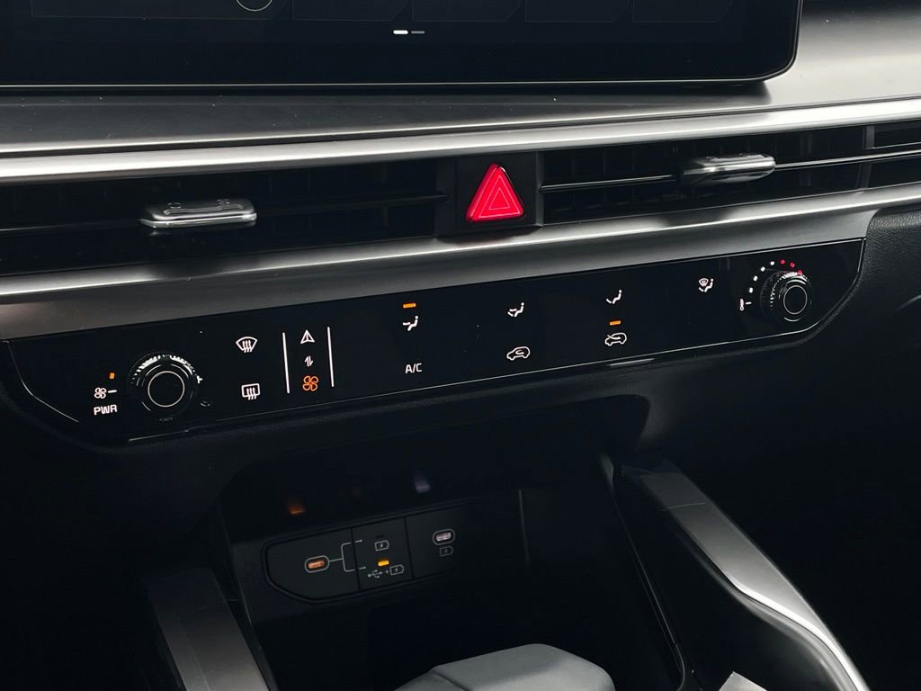 New 2026 Kia Sorento LX FWD image 16