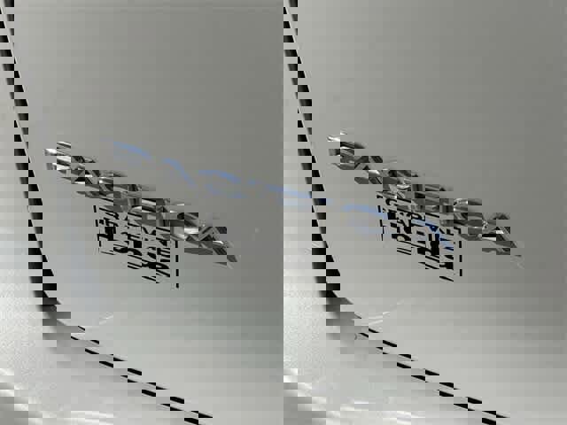 Used 2021 Chrysler Pacifica Limited w/ Uconnect Theater Family Group image 8