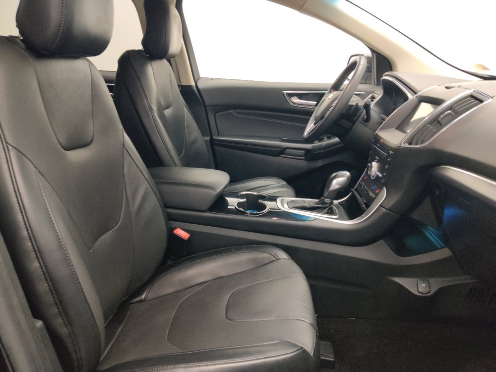 Used 2018 Ford Edge Titanium w/ Equipment Group 301A FWD image 21