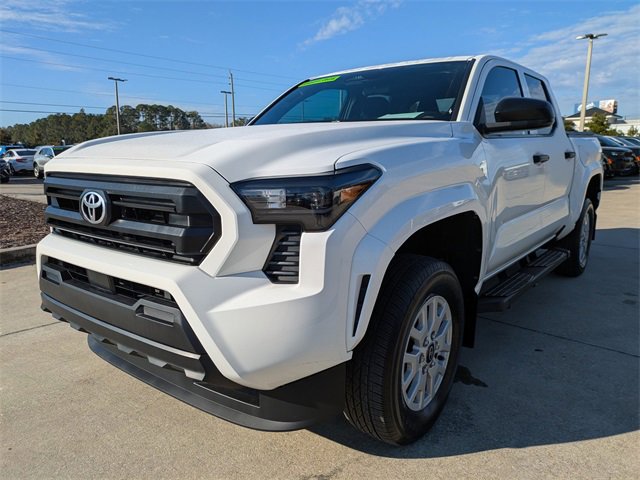 Used 2024 Toyota Tacoma SR image 8