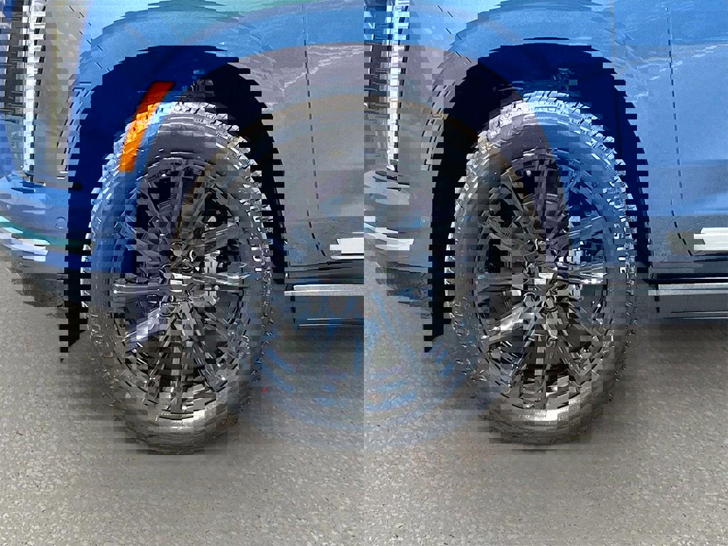 New 2025 Cadillac Escalade ESV Premium Luxury w/ Touring Package image 35