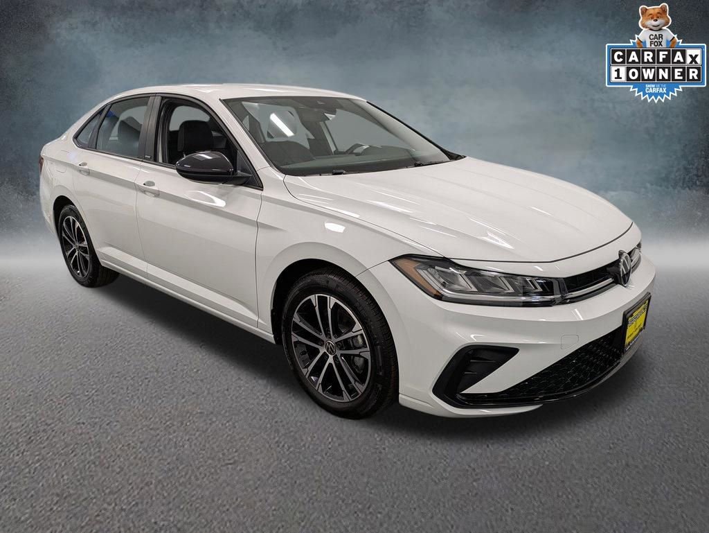 Used 2025 Volkswagen Jetta Sport image 3