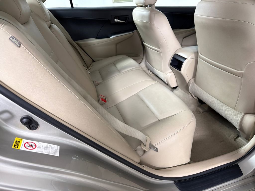 Used 2014 Toyota Camry LE FWD image 12