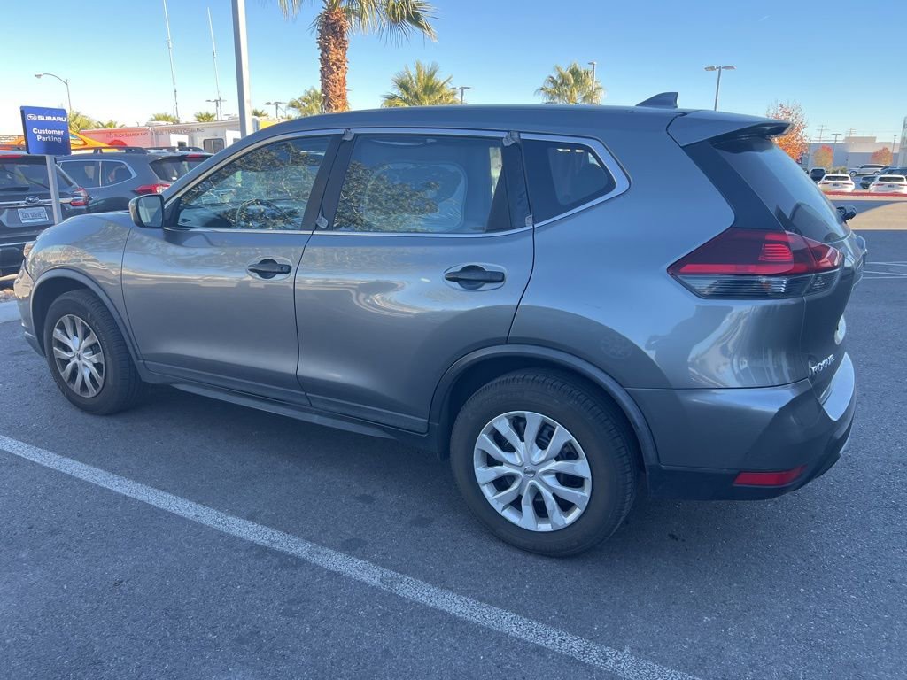 Used 2018 Nissan Rogue S image 38