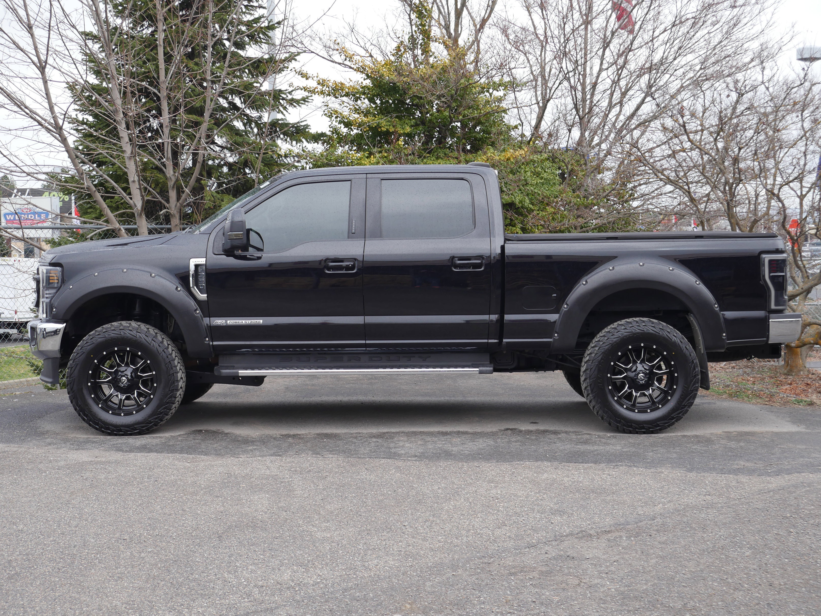 Used 2020 Ford F350 Lariat w/ Lariat Ultimate Package image 3