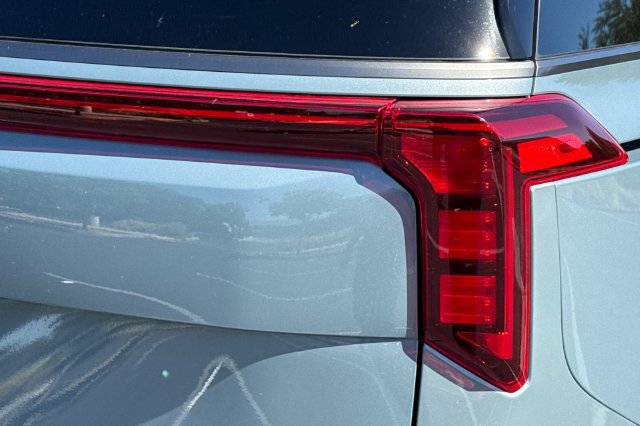 New 2027 Kia Carnival SX FWD image 35