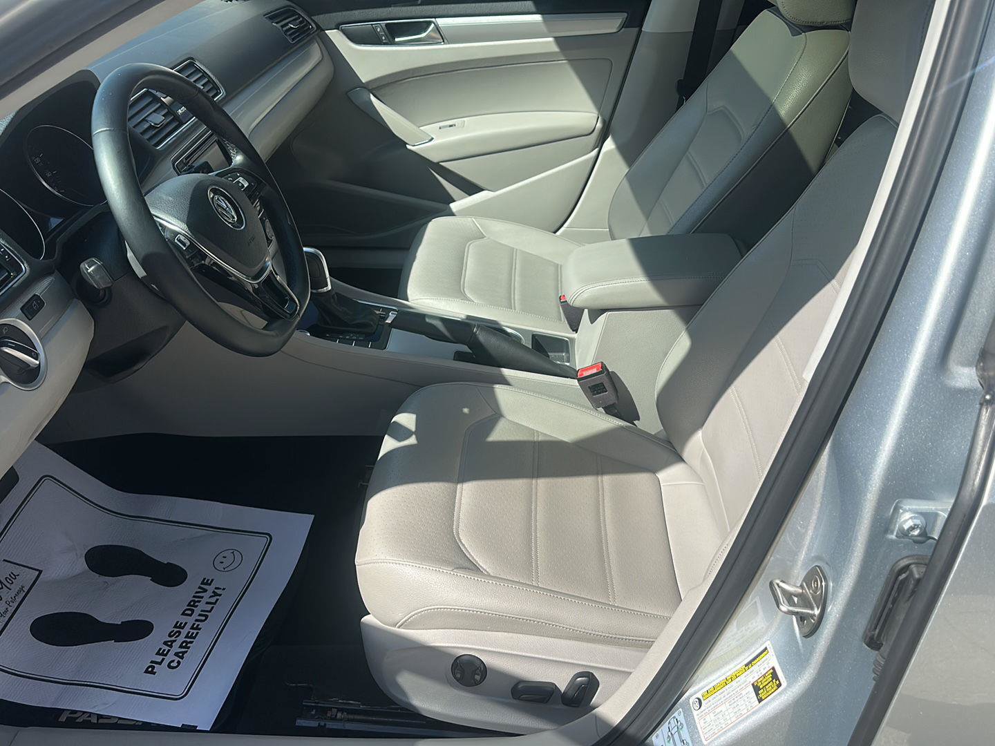 Used 2019 Volkswagen Passat 2.0T Wolfsburg w/ Wheels & Sunroof Package FWD image 18