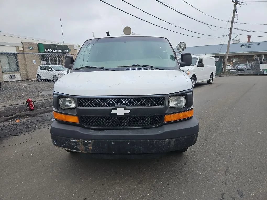 Used 2008 Chevrolet Express 2500 RWD image 2