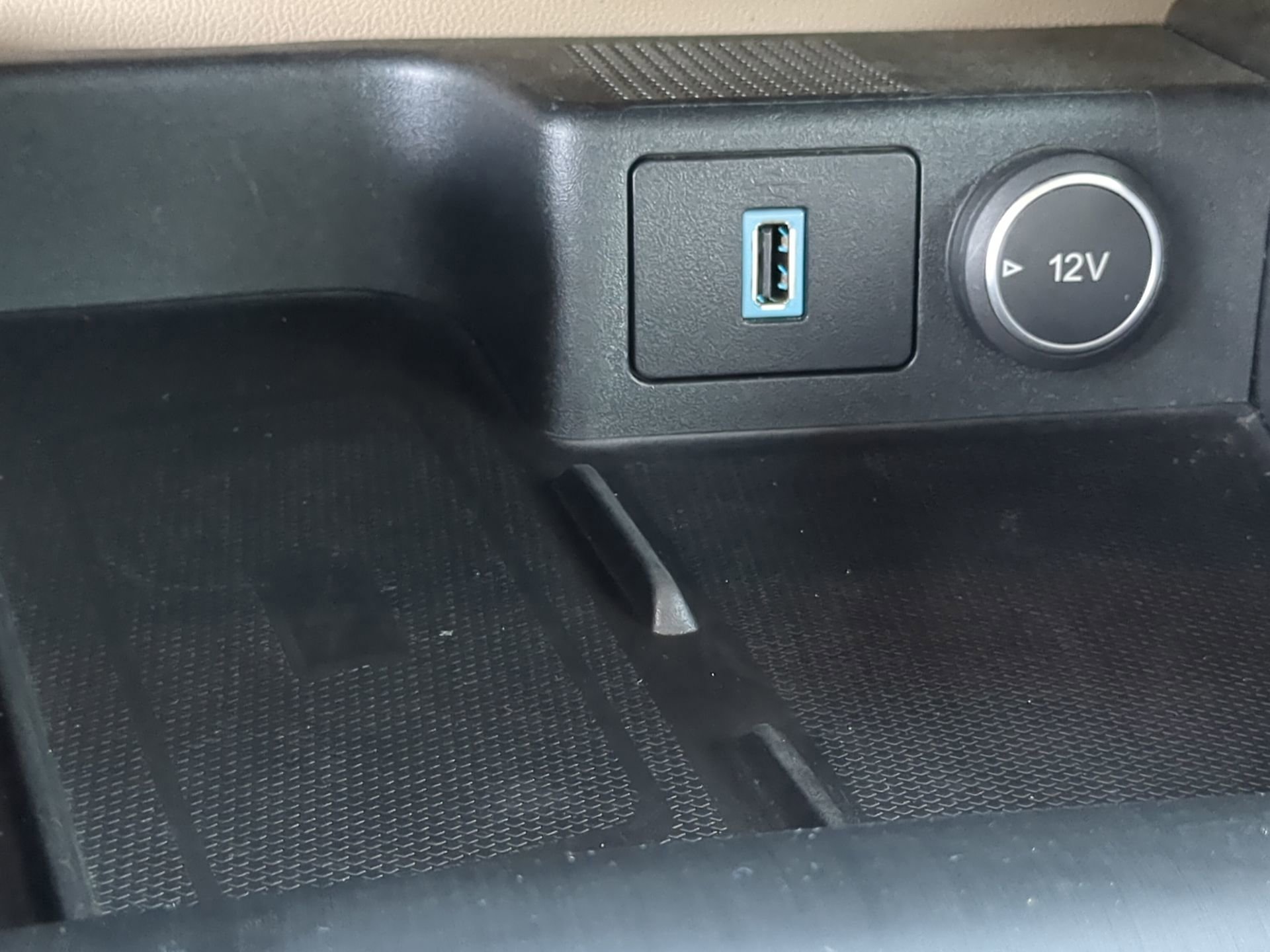 Certified 2020 Ford Escape Titanium w/ Titanium Premium Package 2.0 FWD image 61