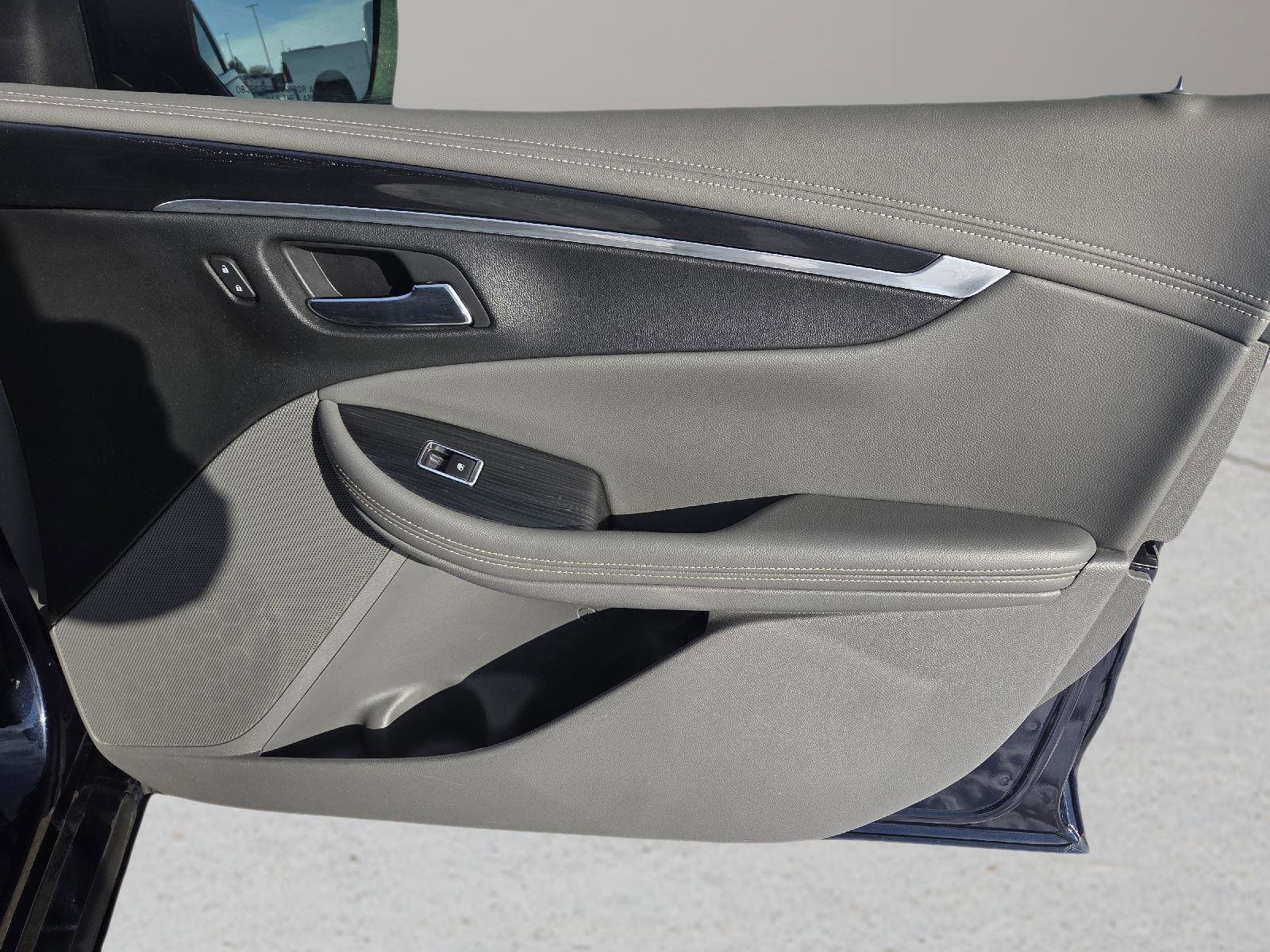 Used 2018 Chevrolet Impala LT FWD image 27