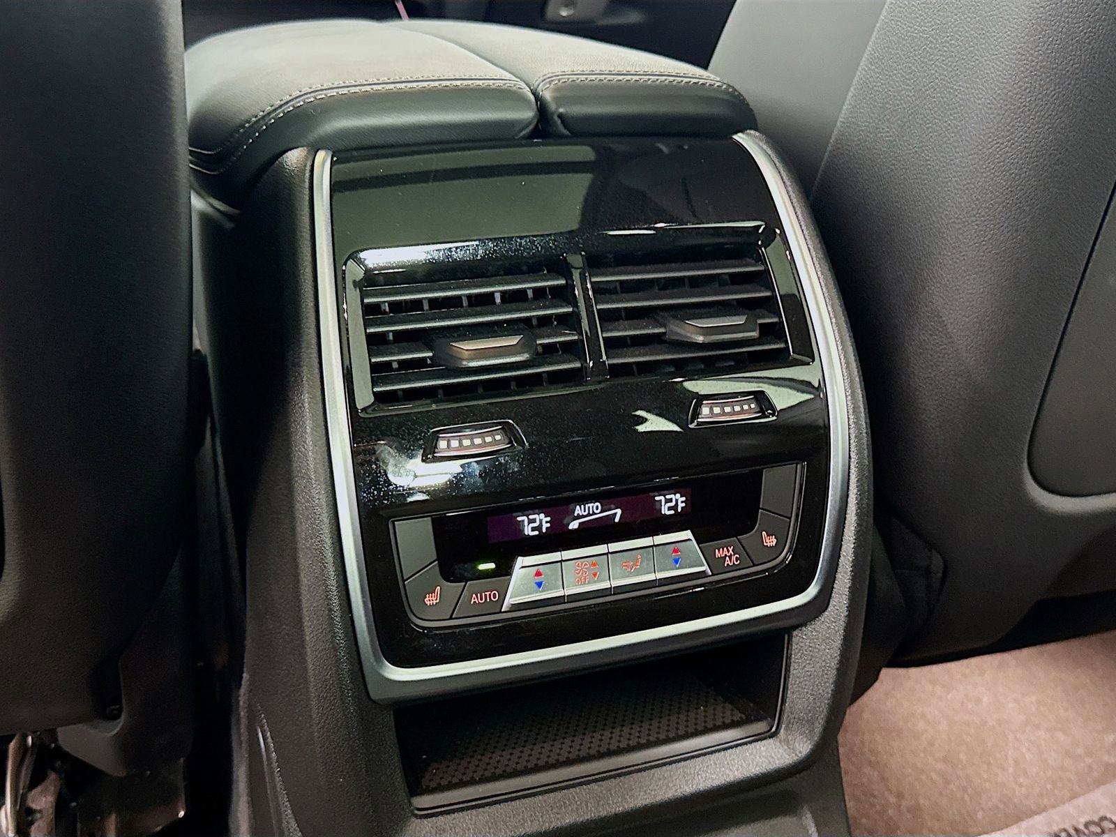 Used 2025 BMW X7 M60i image 27