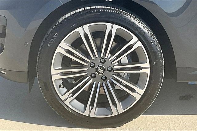 New 2025 Land Rover Range Rover Sport SE image 15