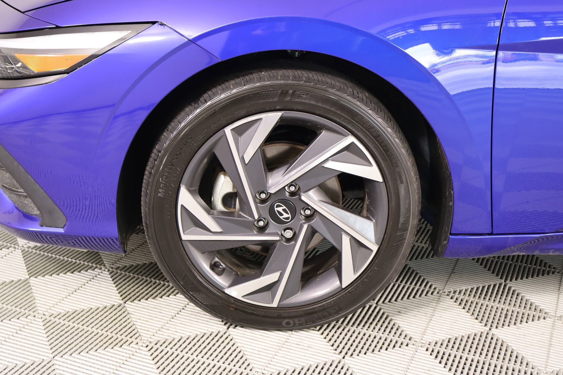 Used 2025 Hyundai Elantra Sport image 16