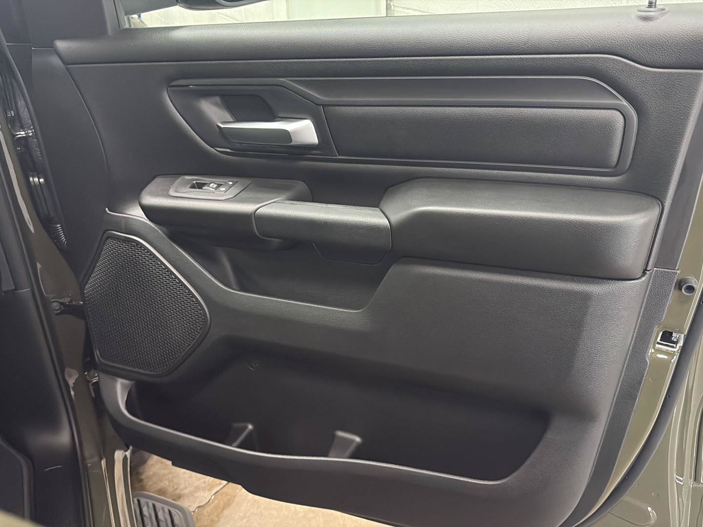 New 2026 RAM 1500 Express AWD/4WD image 23