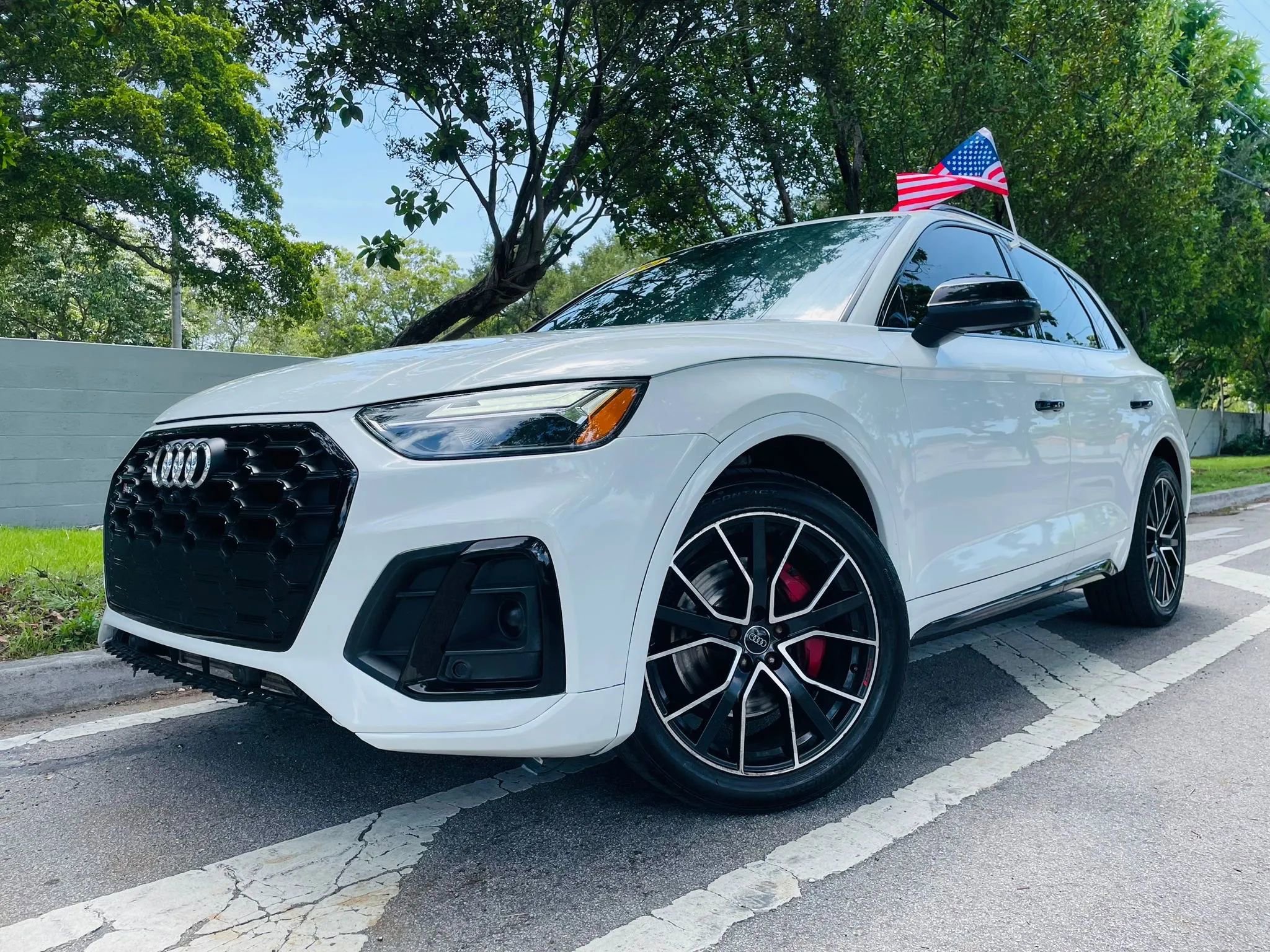 Used 2021 Audi SQ5 Premium Plus w/ Premium Plus Package AWD/4WD image 1