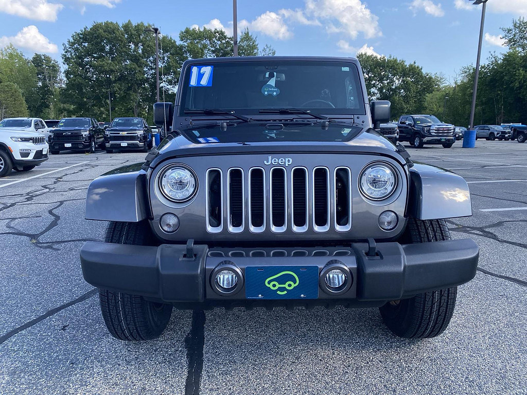 Used 2017 Jeep Wrangler Unlimited Sahara w/ Connectivity Group AWD/4WD image 2