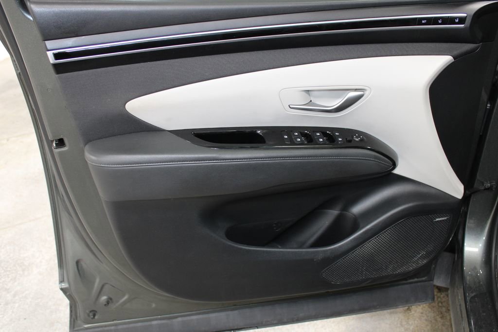 Used 2022 Hyundai Tucson Limited w/ Cargo Package image 16
