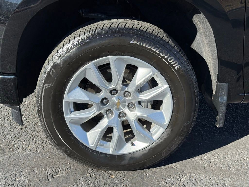 Used 2025 Chevrolet Silverado 1500 Custom image 11