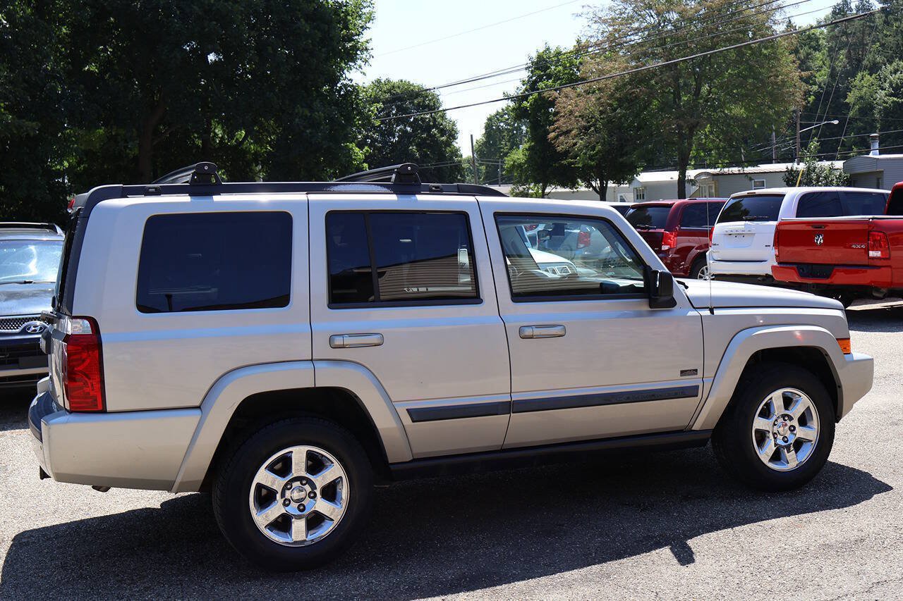 Used 2007 Jeep Commander Sport AWD/4WD image 9