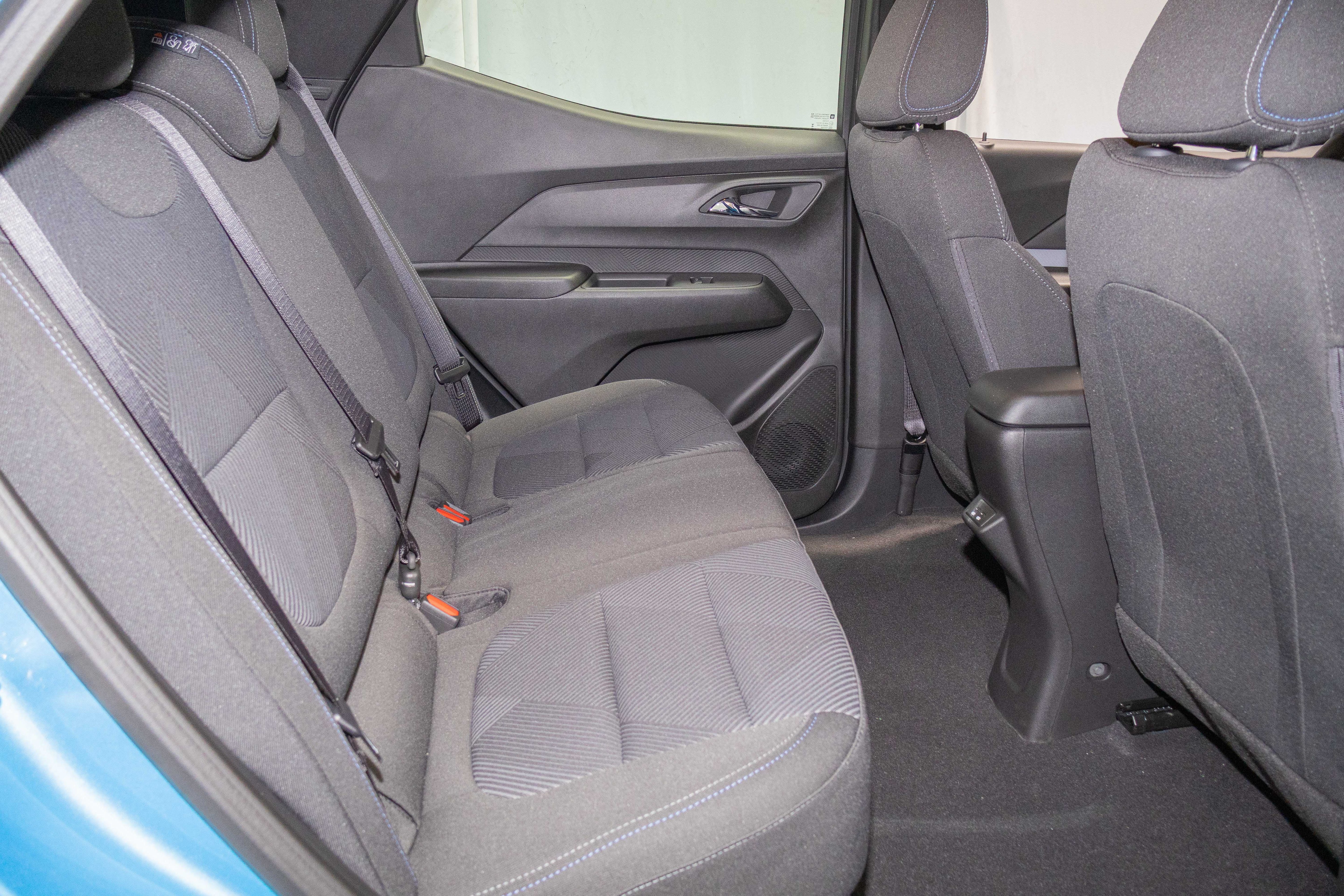 New 2027 Chevrolet Bolt LT FWD image 11