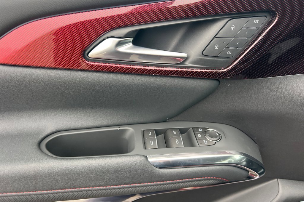 New 2026 Chevrolet Traverse RS image 8