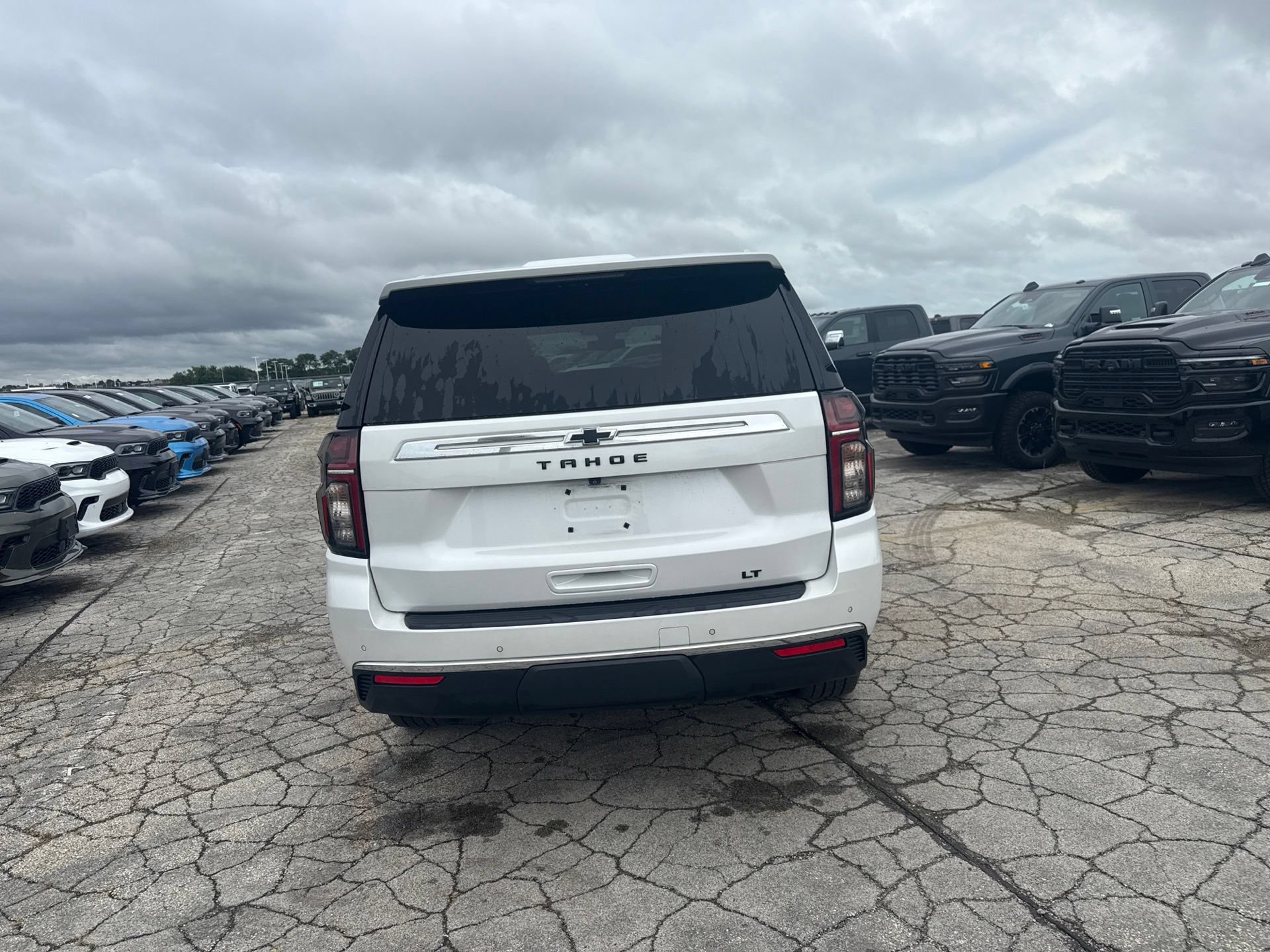 Used 2022 Chevrolet Tahoe LT w/ Luxury Package AWD/4WD image 7