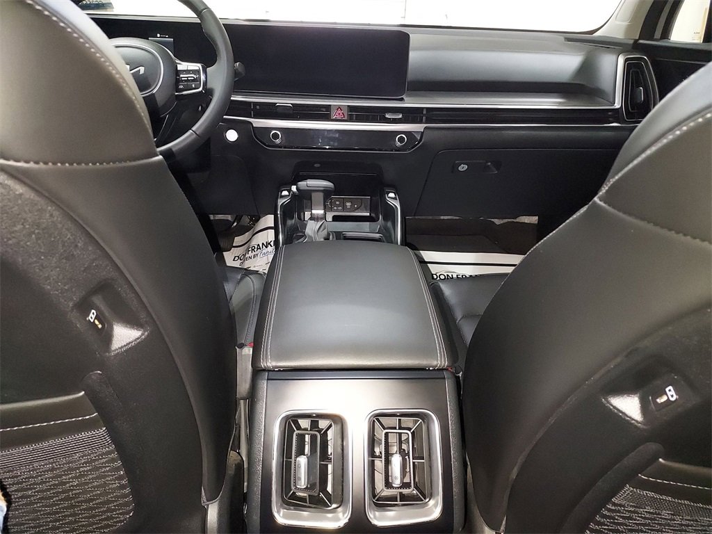 Used 2025 Kia Sorento S w/ Panoramic Sunroof Package image 10