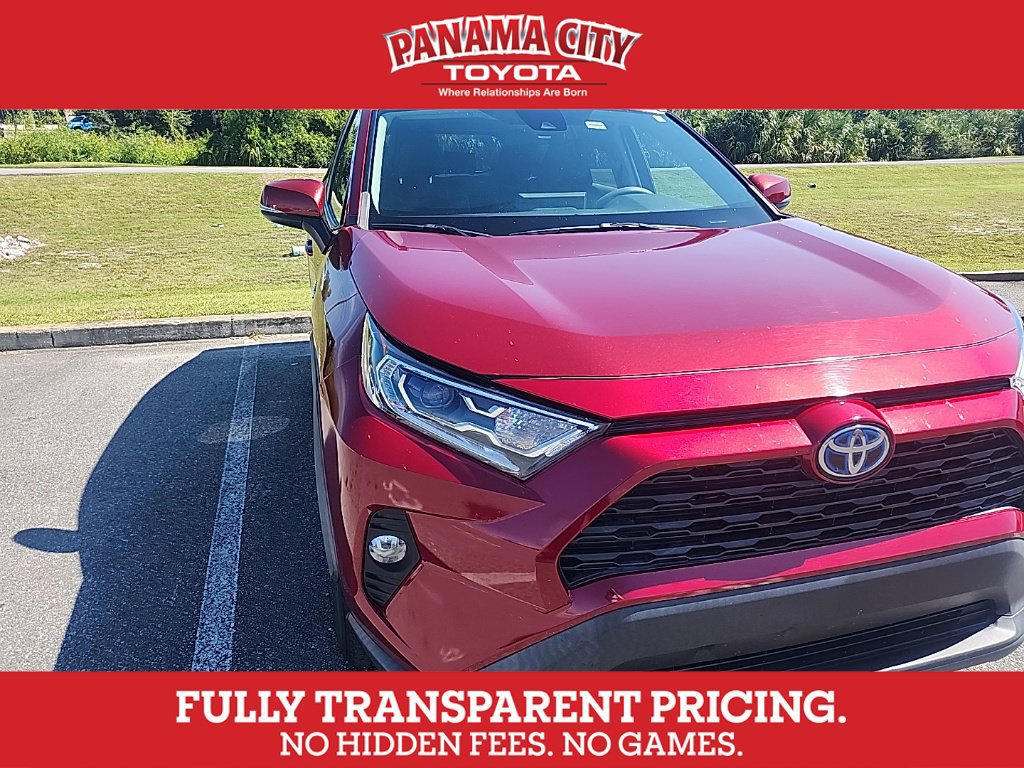 Used 2021 Toyota RAV4 XLE w/ Convenience Package AWD/4WD image 1