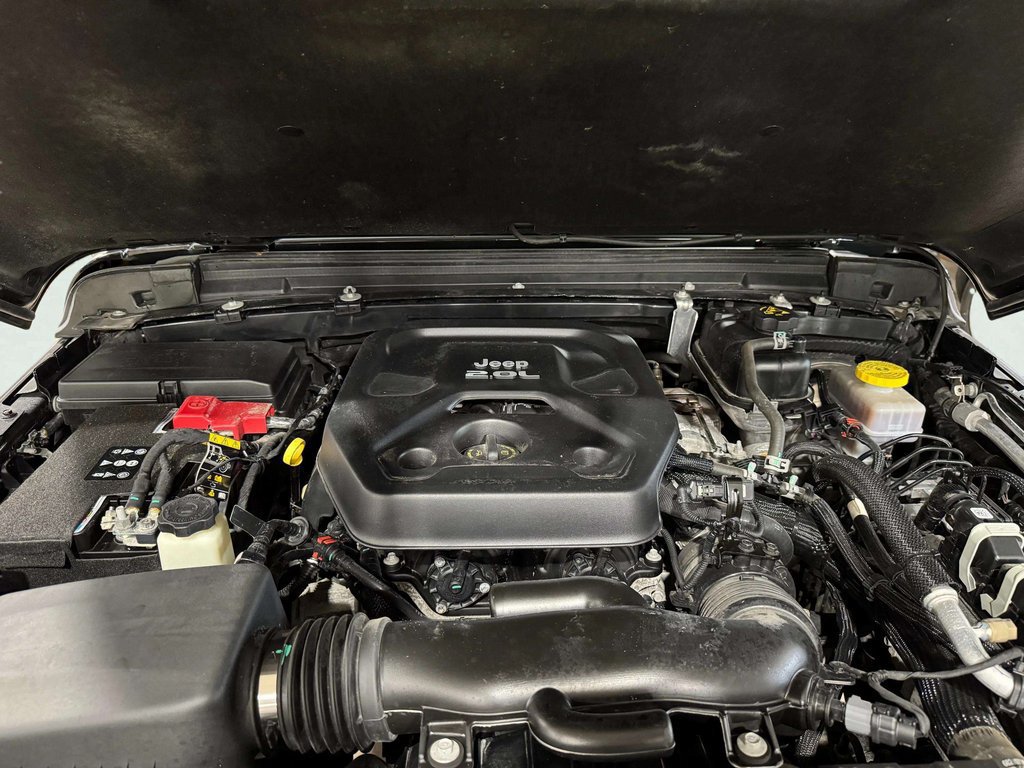 Used 2023 Jeep Wrangler Unlimited Sahara AWD/4WD image 26