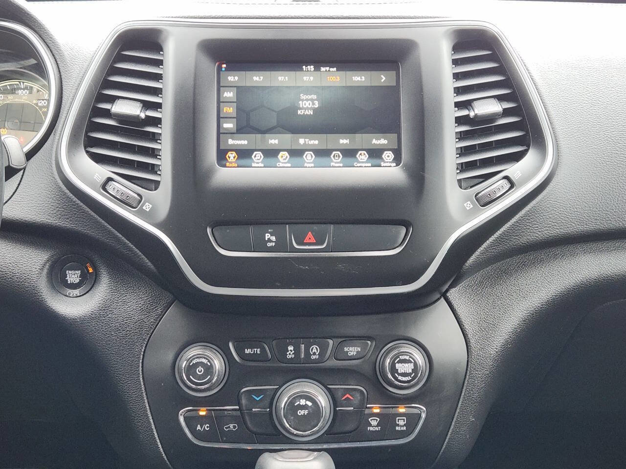 Used 2019 Jeep Cherokee Latitude Plus image 18