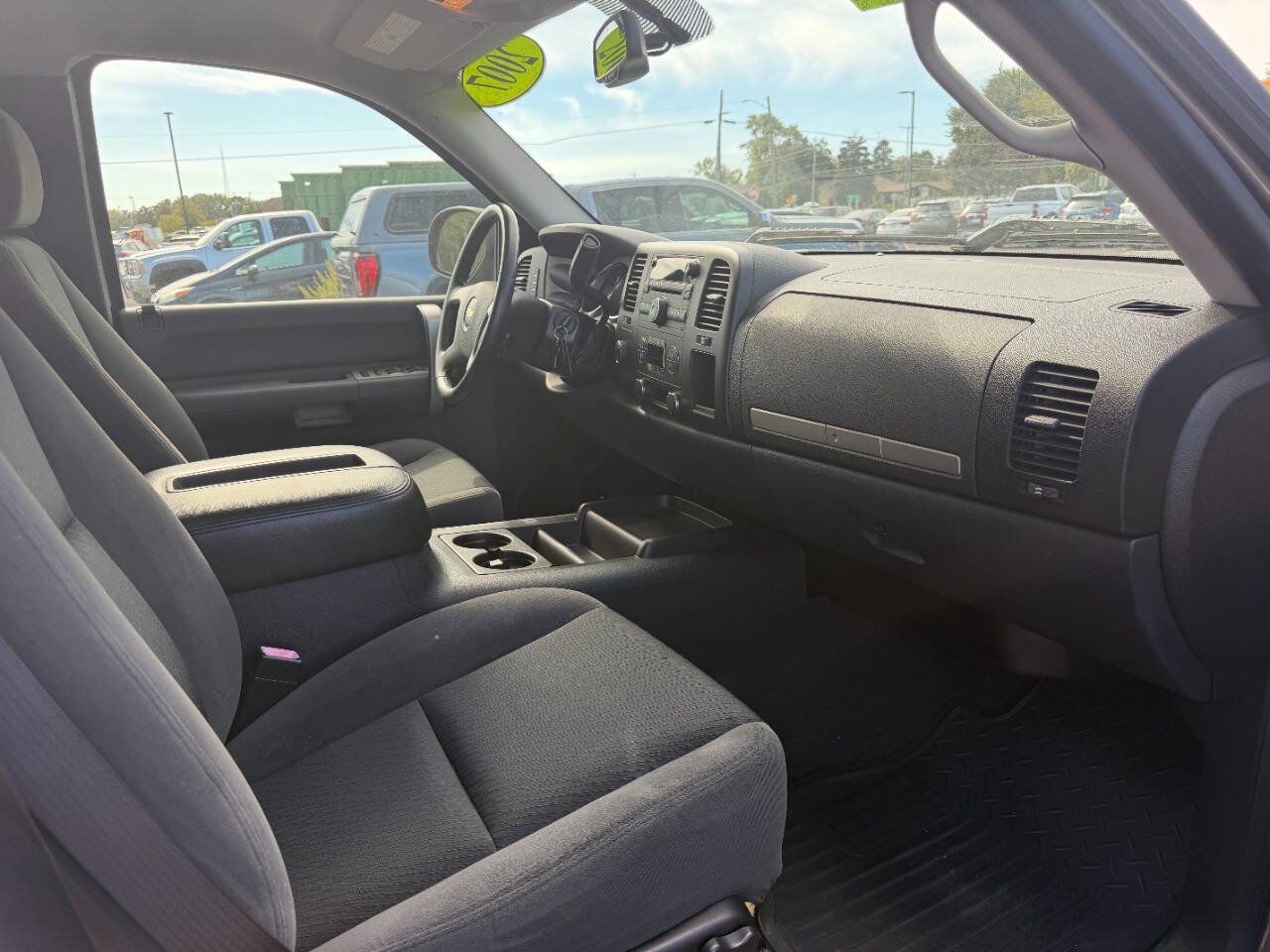 Used 2007 Chevrolet Silverado 1500 LT w/ 2LT Audio Package AWD/4WD image 14