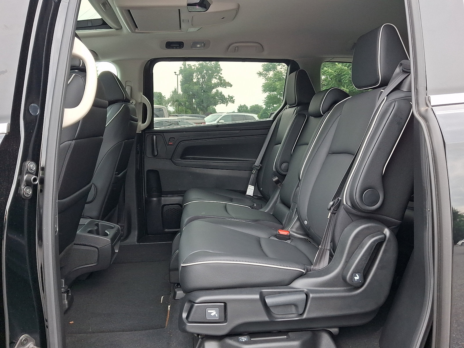 Used 2025 Honda Odyssey Touring image 9