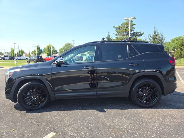 Used 2023 GMC Terrain SLT w/ Elevation Edition FWD image 13