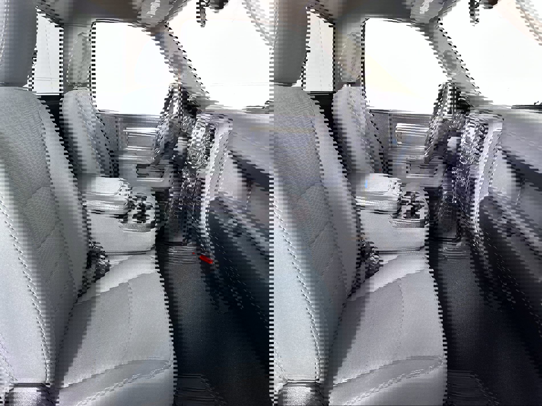 Used 2018 RAM 1500 Express image 65