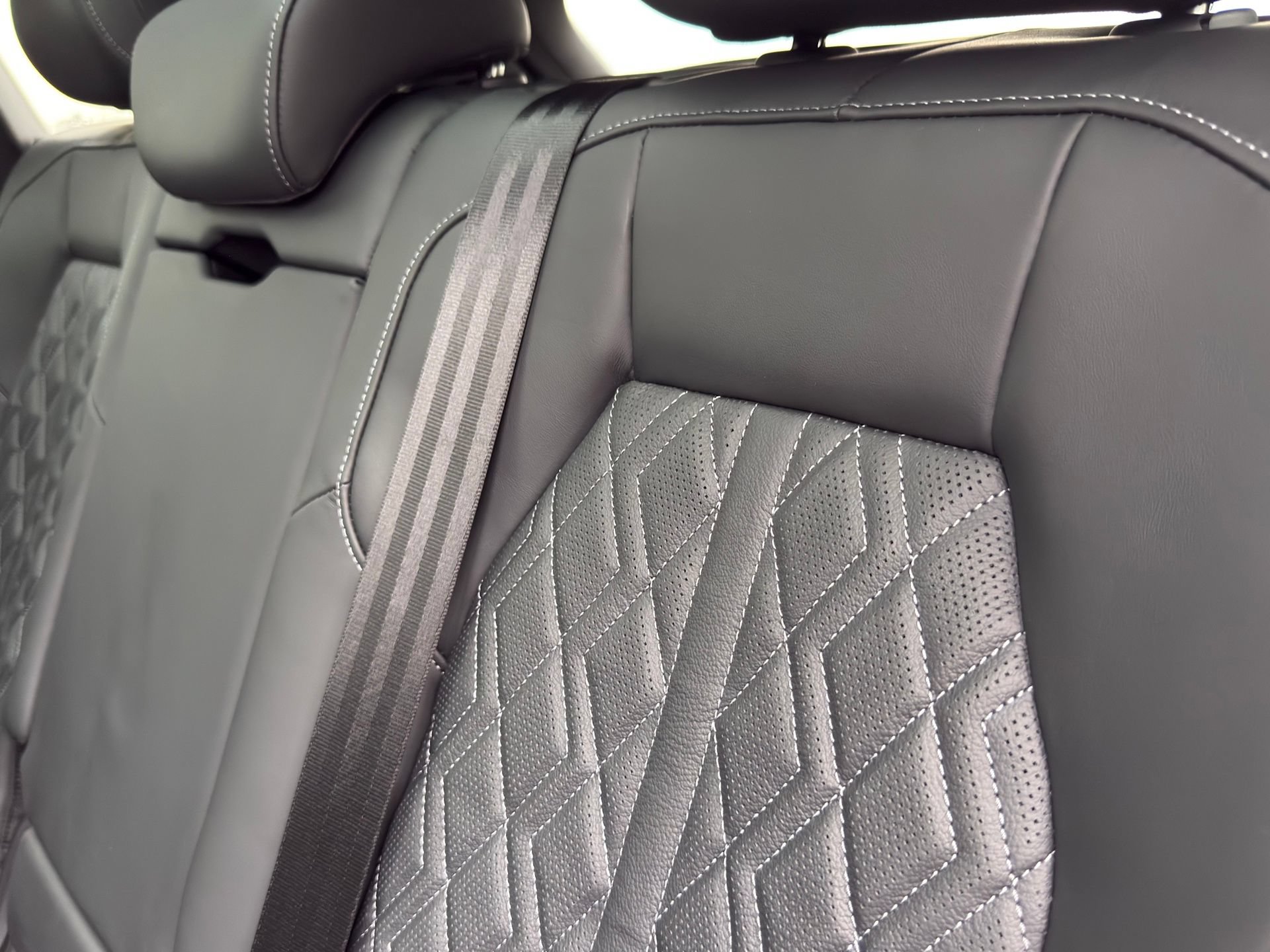 New 2026 Audi SQ5 Prestige AWD/4WD image 33