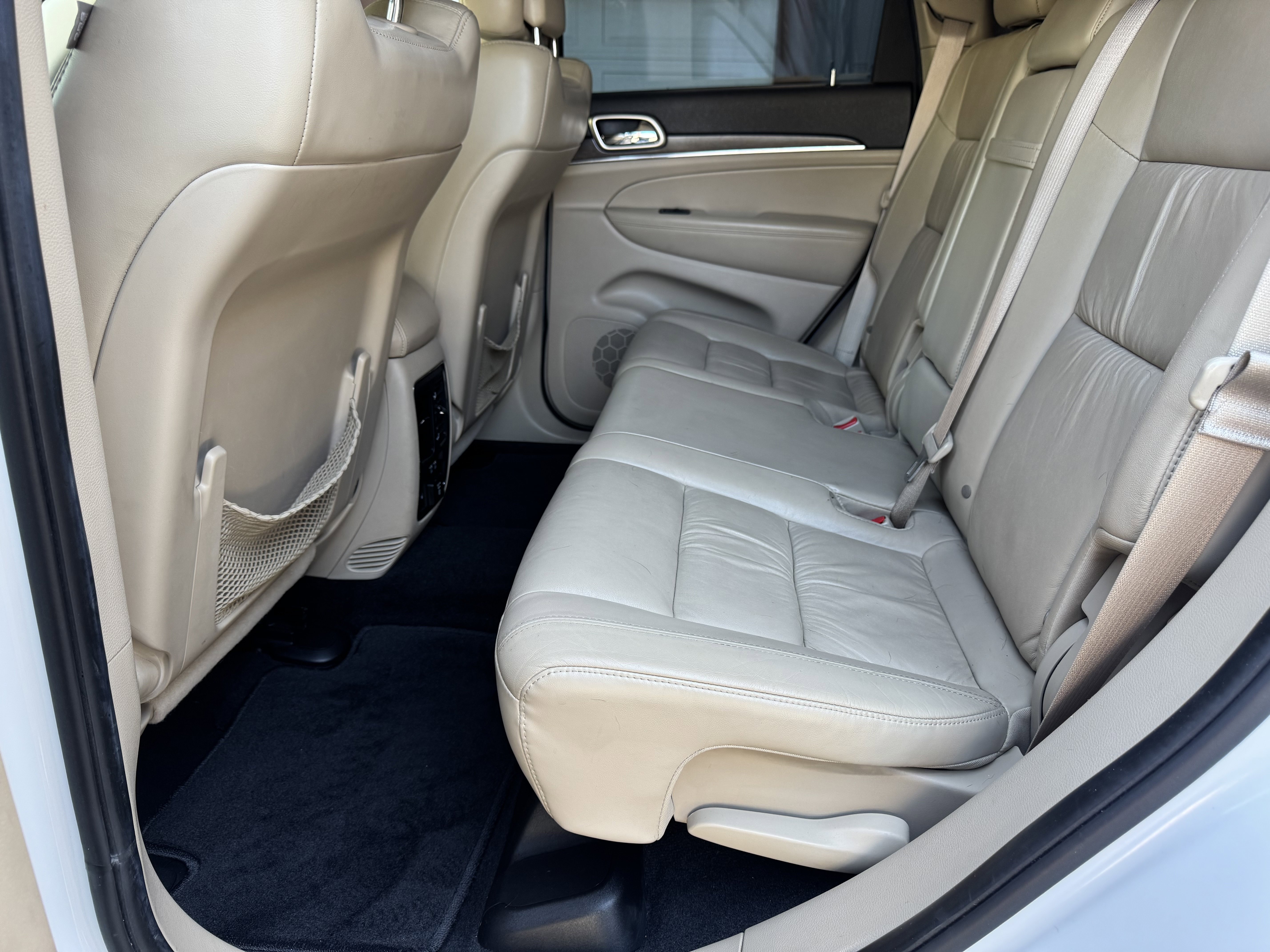 Used 2014 Jeep Grand Cherokee Limited image 26