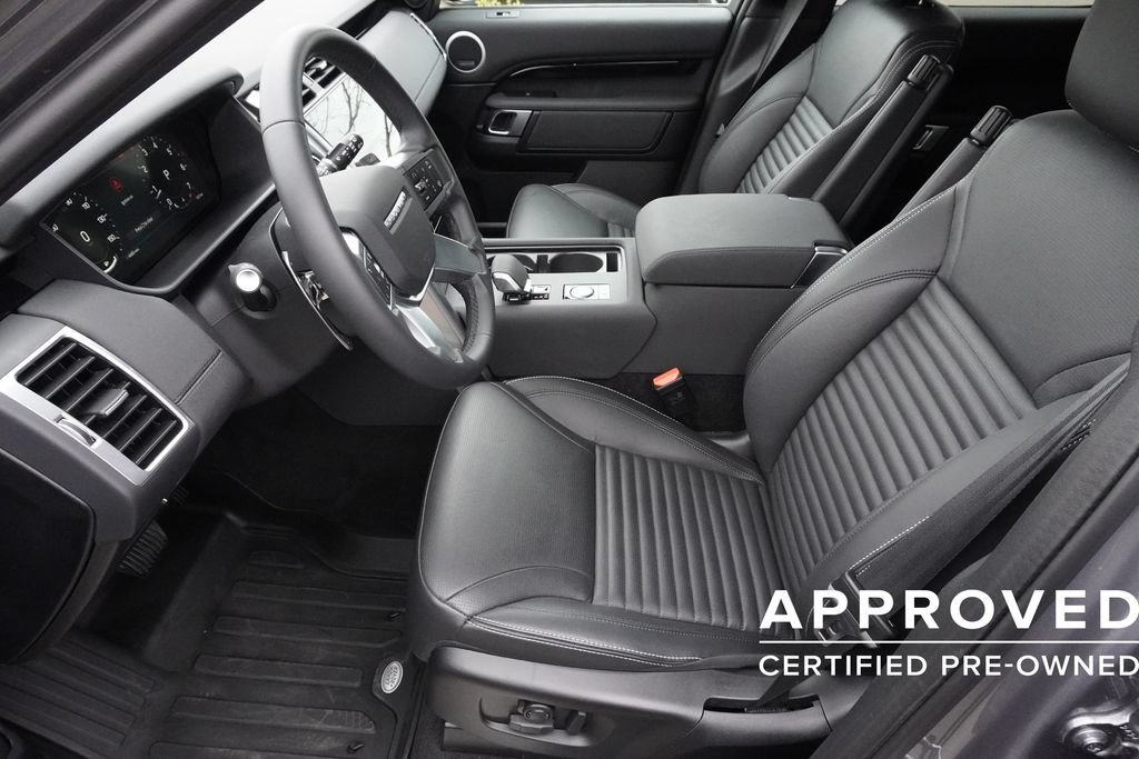 Used 2025 Land Rover Discovery S AWD/4WD image 19
