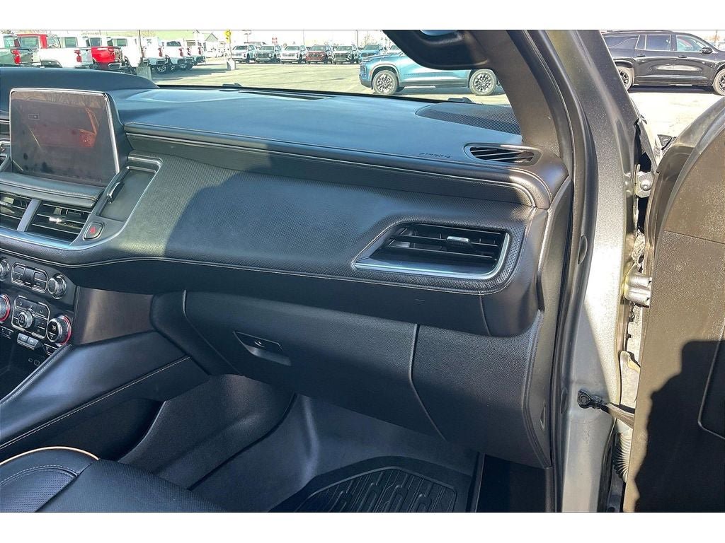 Used 2022 GMC Yukon XL AT4 w/ AT4 Premium Plus Package AWD/4WD image 18