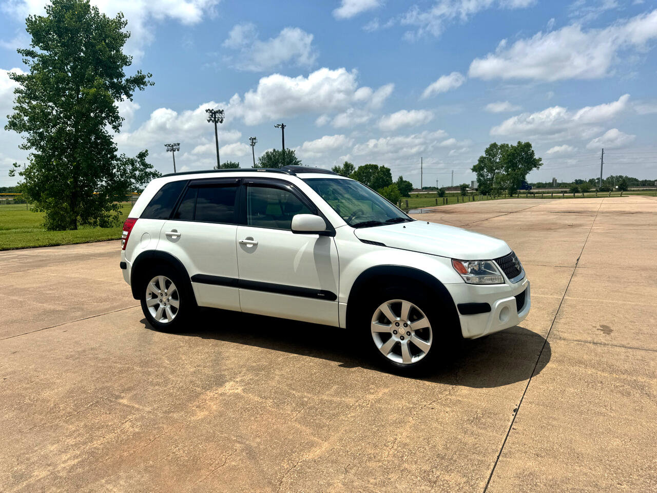Used 2011 Suzuki Grand Vitara Limited image 25