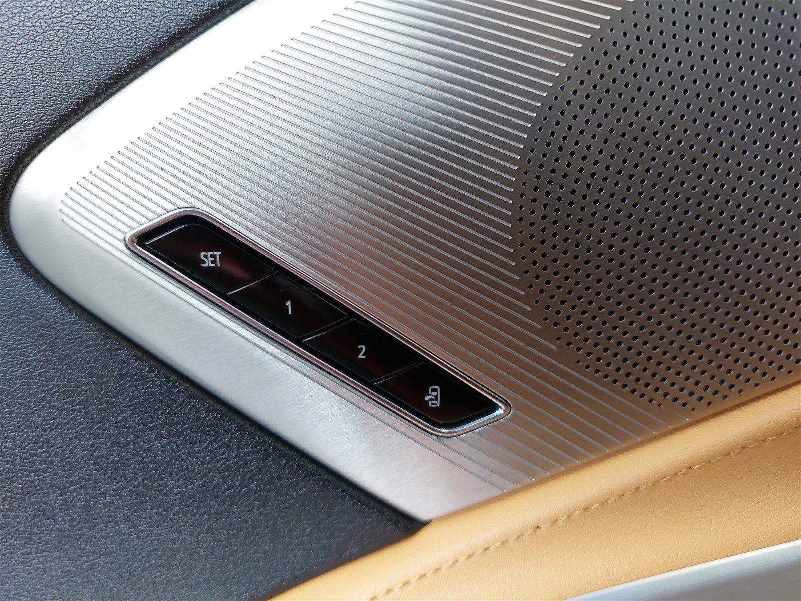 Used 2023 Chevrolet Corvette Stingray Preferred Conv w/ 2LT image 38