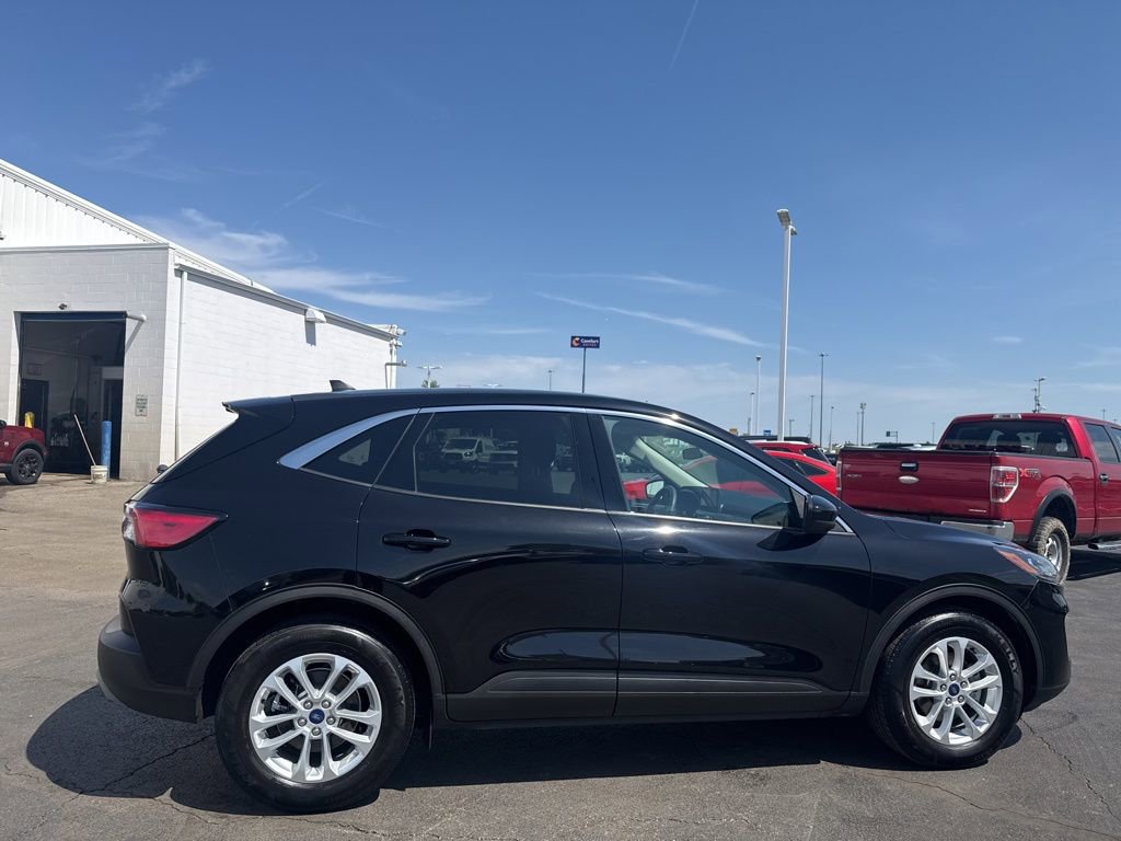 Used 2020 Ford Escape SE FWD image 15