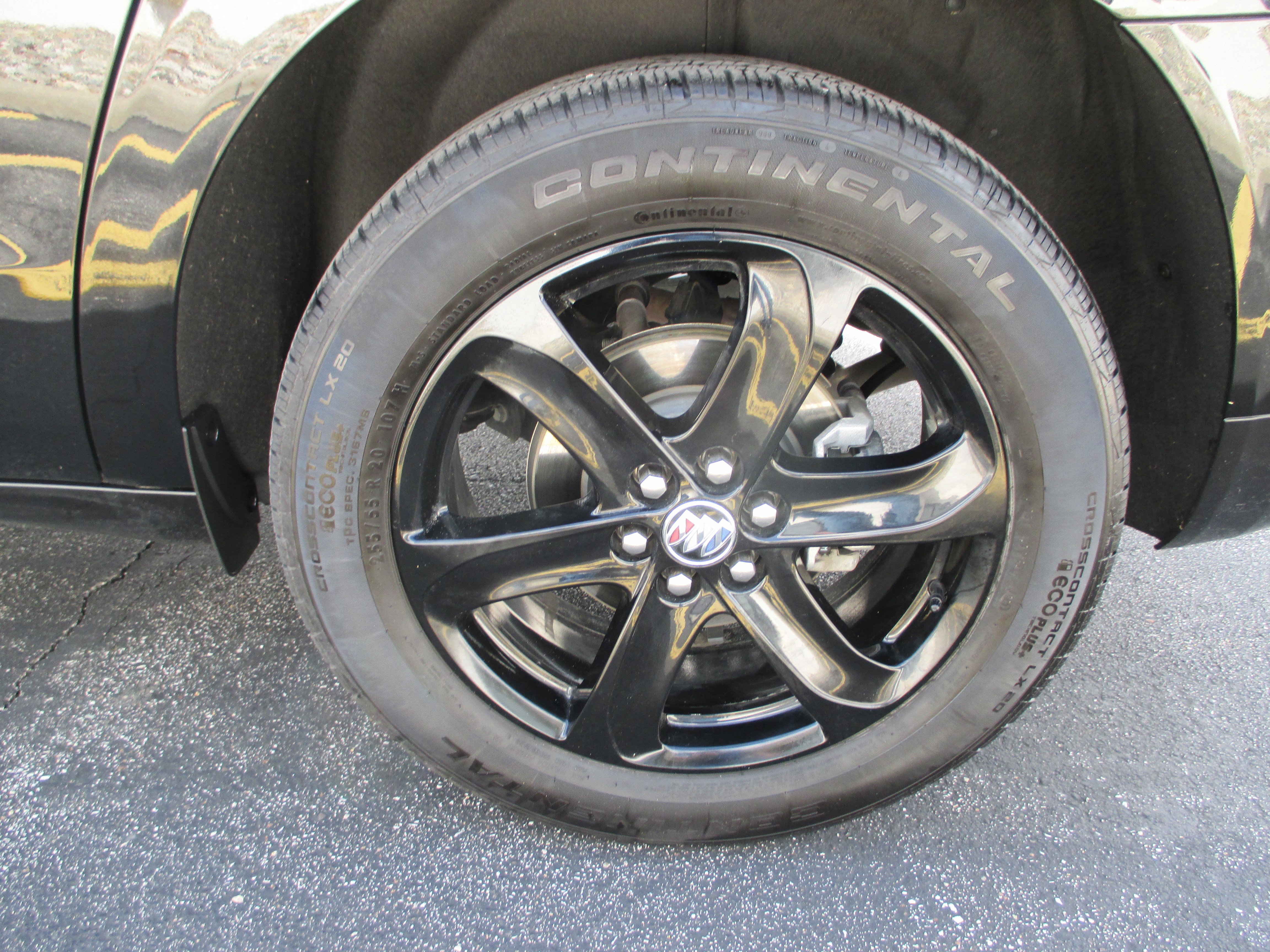 Used 2024 Buick Enclave Essence w/ Sport Touring Edition FWD image 9